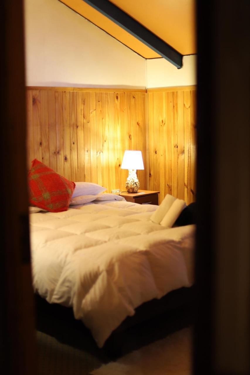Profe Nelson Hostel Puerto Cisnes Ngoại thất bức ảnh
