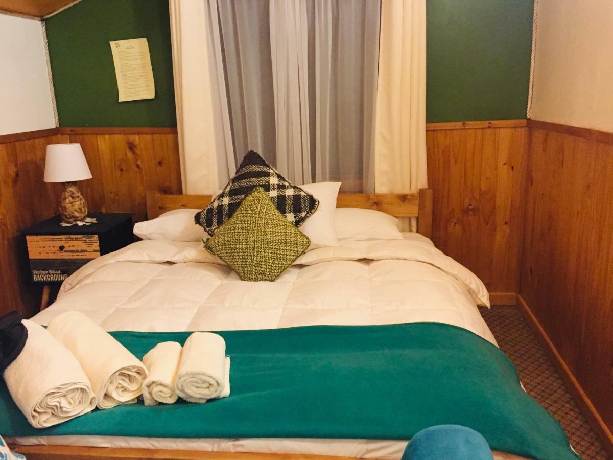 Profe Nelson Hostel Puerto Cisnes Ngoại thất bức ảnh