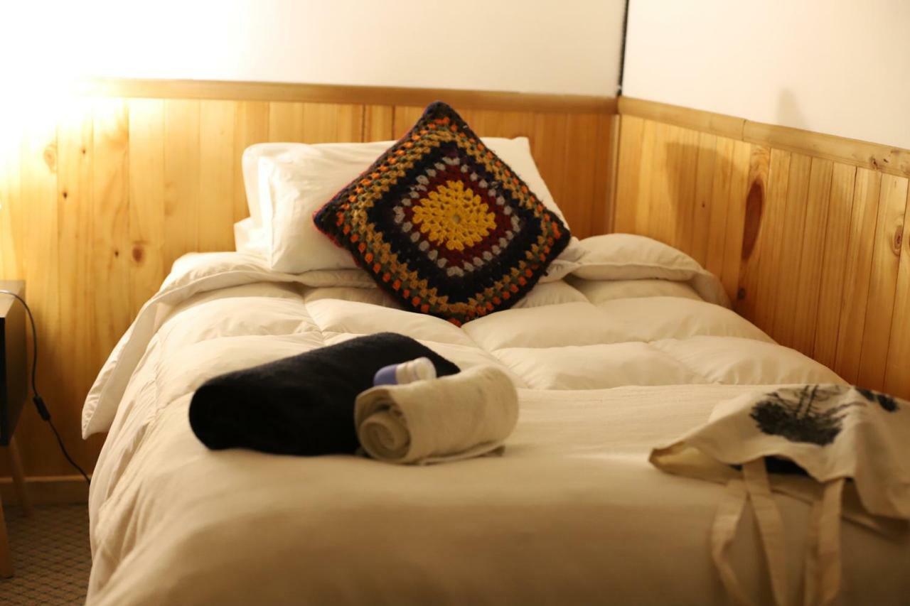 Profe Nelson Hostel Puerto Cisnes Ngoại thất bức ảnh