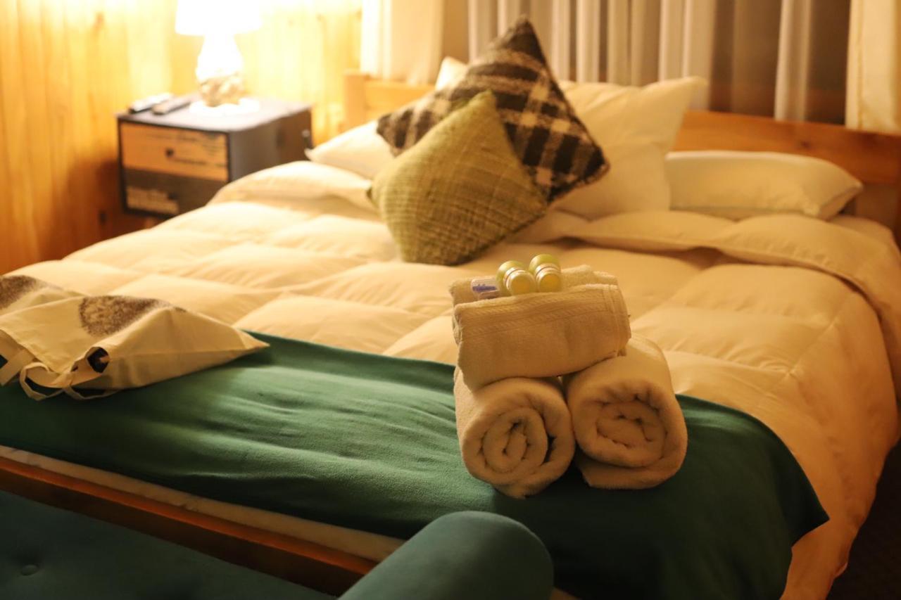 Profe Nelson Hostel Puerto Cisnes Ngoại thất bức ảnh